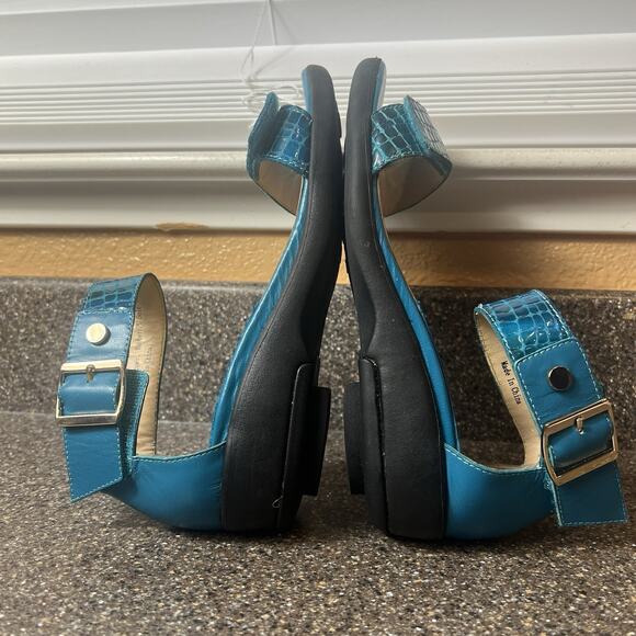 Gravity Defyer Sandals Blue Womens 7M Textured Leather Ankle Strap Open Toe Snap - Picture 5 of 11